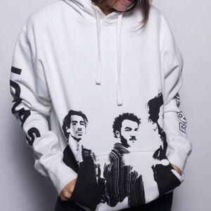 JONAS BROTHERS *X-LARGE* white sweater !!